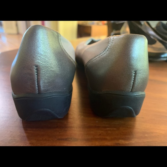 Munro Slip-ons - Picture 3 of 5